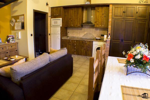 Apartamentos Rurales El Calama Сарса-де-Гранаділья Екстер'єр фото